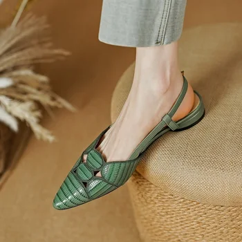 Дамски летни сандали от тисненой на кожата, прости дамски обувки на плоска подметка с остри пръсти, пролетно-есенни реколта сандали с катарама