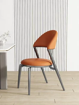 Лидер в продажбите, нов стол за хранене на скандинавския дизайн, домашно удобна маса за хранене от висок клас, модерен прост стол от чиста червена кожа, художествена неръждаема стомана